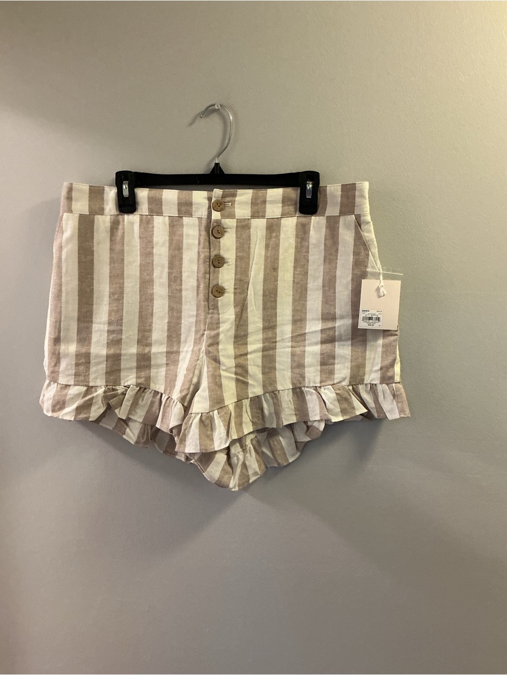 LC Lauren Conrad Linen Blend Ruffle Hem Shorts Size 0X NWT Beige Striped - Picture 9 of 15